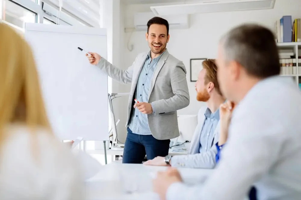 narasumber bimtek kehumasan untuk komunikasi publik instansi