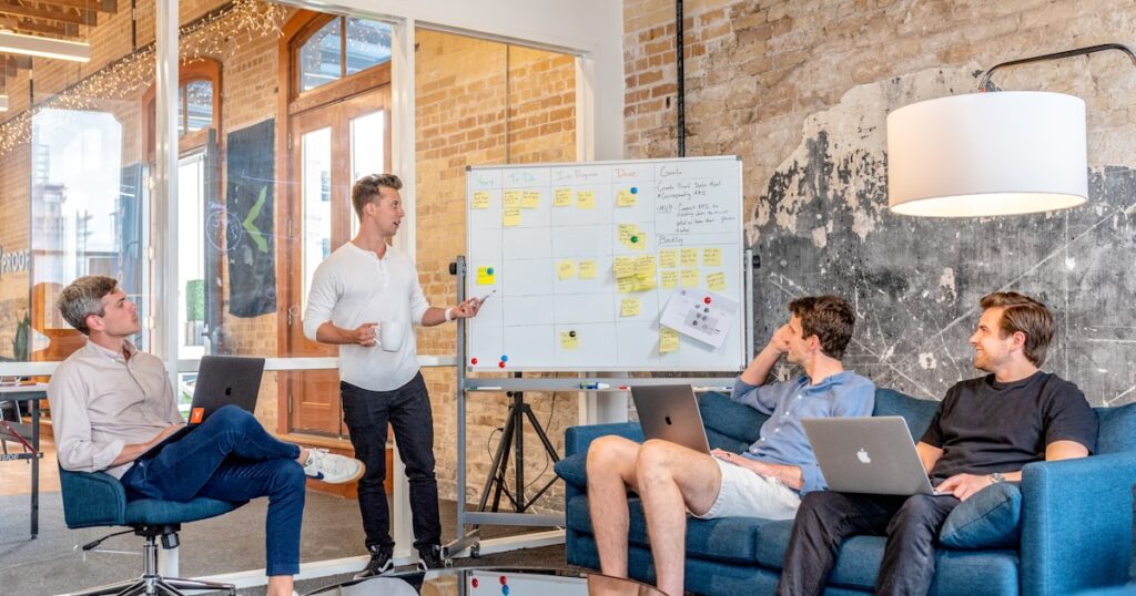 Perbandingan KOC vs KOL influencer marketing strategi